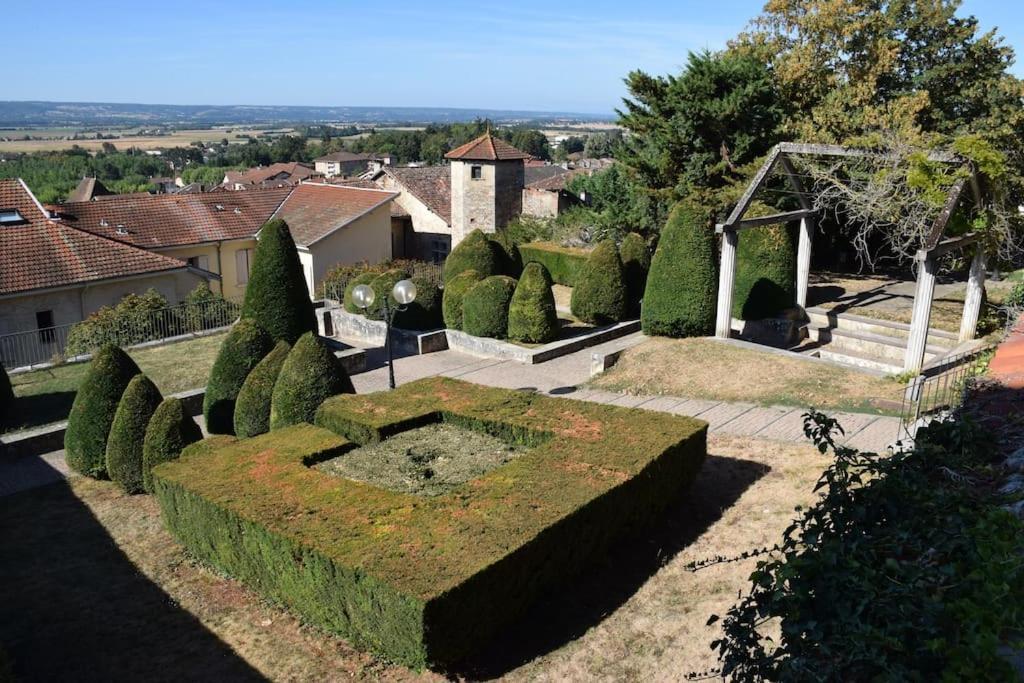 Gite Des Remparts Reservation Par Telephone Laissez Vos Coordonnees La Cote-Saint-Andre Exterior photo